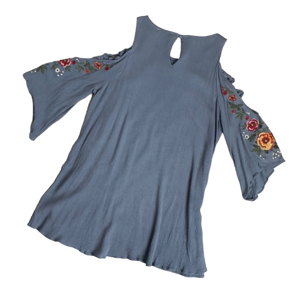 Umgee Gray Floral Embroidered Cold Shoulder Angel Sleeve Tunic Top Small - Picture 9 of 12